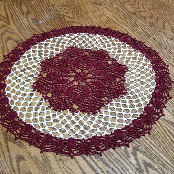 Vintage Style New Hand Crafted Burgundy and White, 20" Pineapple Doily. - Picture 4 of 5